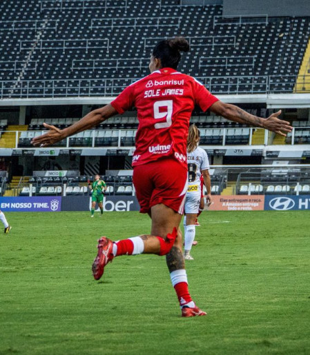Inter aplica 3 a 0 no Santos fora de casa pelo Brasileirão Feminino