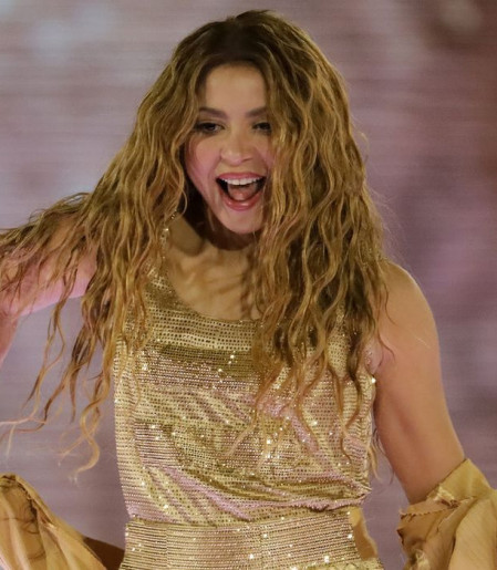 Metrô inicia a venda da pulseira após apresentação de Shakira no Rio