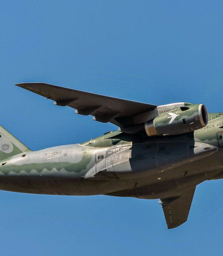 Embraer assina contrato de venda de aviões para os Emirados Árabes 