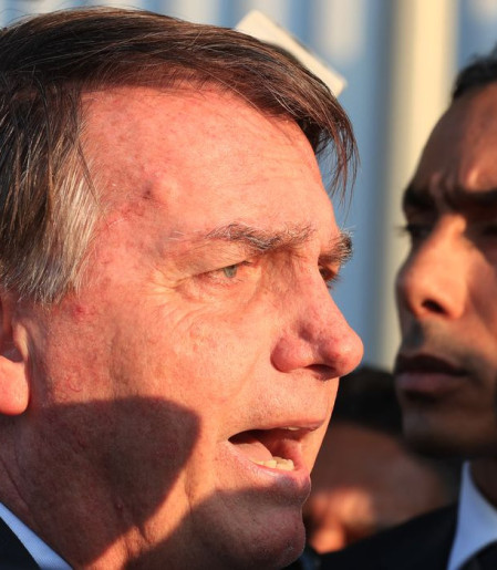 Bolsonaro tem alta hospitalar após passar por cirurgia no ombro