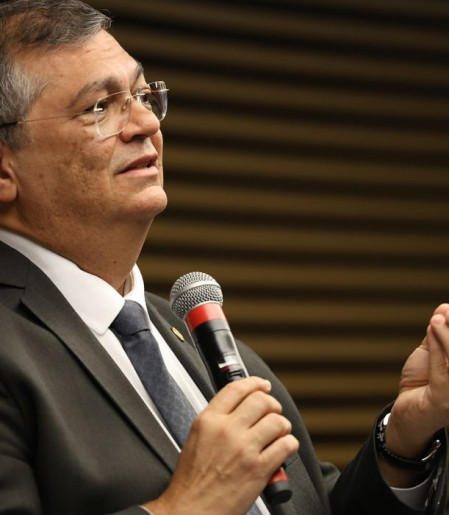 Dino determina plano emergencial de reestruturação da CVM