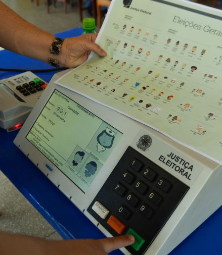 Prazo para tirar ou regularizar título de eleitor termina nesta quarta