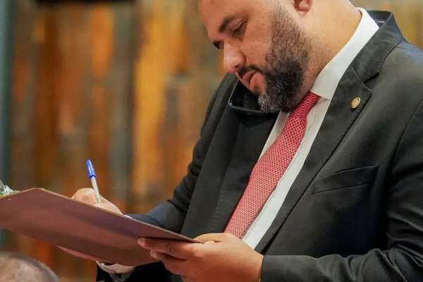 PF encontra mensagens de violência em celular de deputado preso no RJ