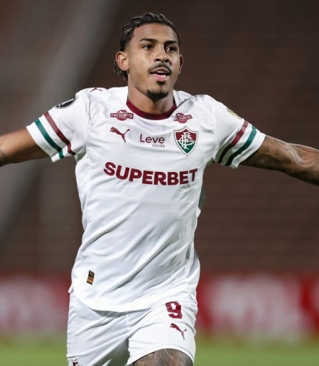 Fluminense arranca empate na Argentina e continua vivo na Libertadores