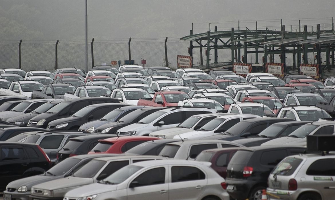 Produção de veículos cresce 2,4% em abril, diz Anfavea