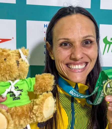 Carol Santiago é ouro, o 37º pódio do país no Internacional de Berlim 