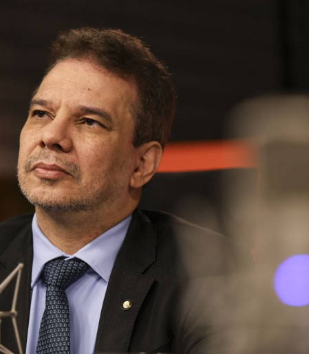 "Vamos tirar de presídio a marca de escritório do crime, diz ministro