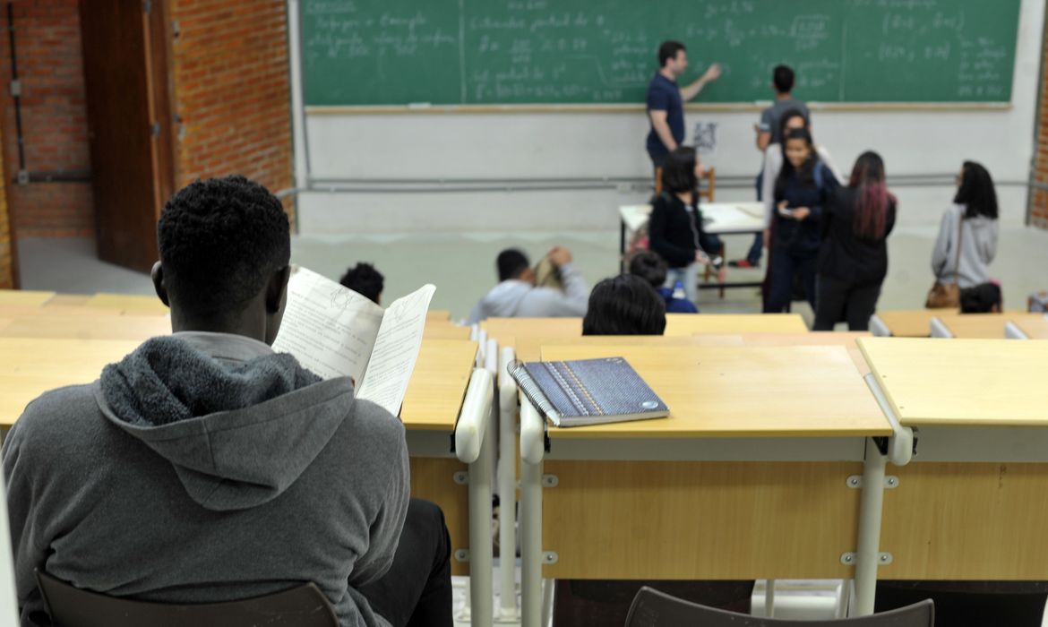 Aluno terá que pagar R$ 720 mil por ocupação indevida de cota racial