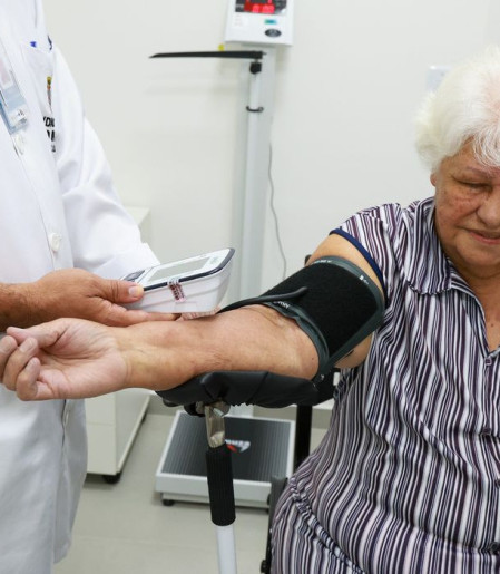 Pessoas 50+ vão representar metade do consumo com saúde em 2044
