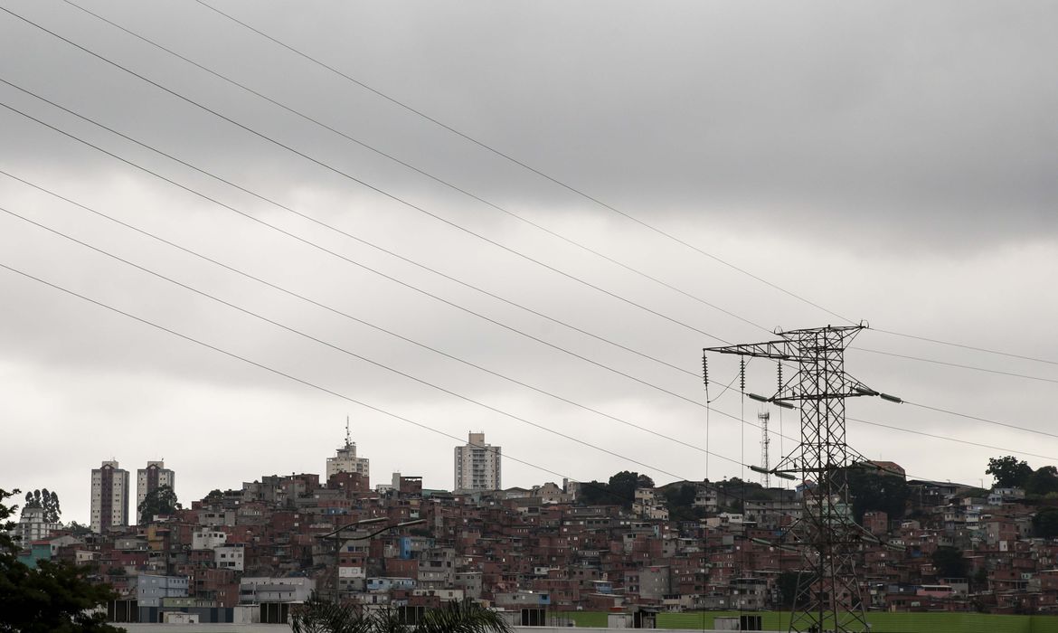 SP: Defesa Civil alerta para temporais isolados e queda de temperatura
