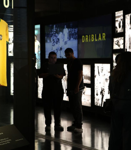 Museu do Futebol lança exposição sobre camisas da seleção brasileira