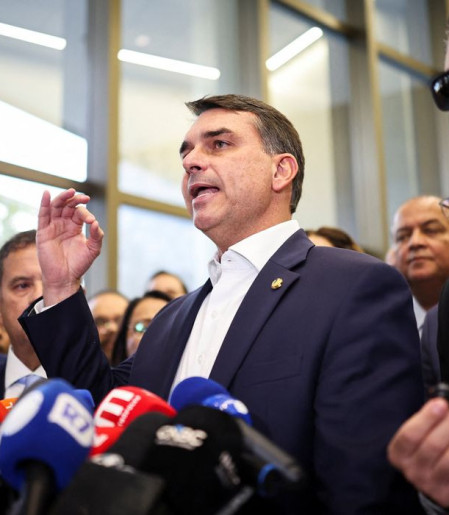 Flávio confirma encontro com Vorcaro após banqueiro ter sido preso