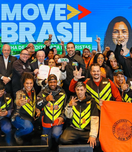 Lula cria programa de R$ 30 bilhões para motoristas de aplicativos