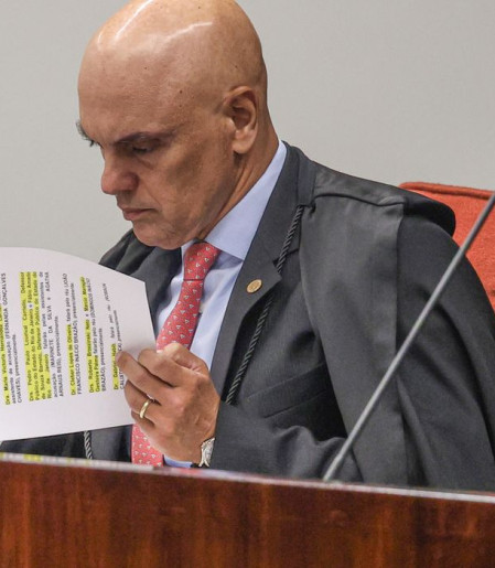 Moraes cobra ação do governo brasileiro para extradição de Zambelli
