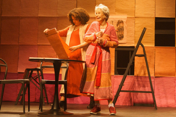 Miriam Mehler, Walter Breda e Rosana Maris estrelam "Sob o C&eacute;u de Paris", em cartaz no Centro Cultural Sesi Ribeir&atilde;o Preto