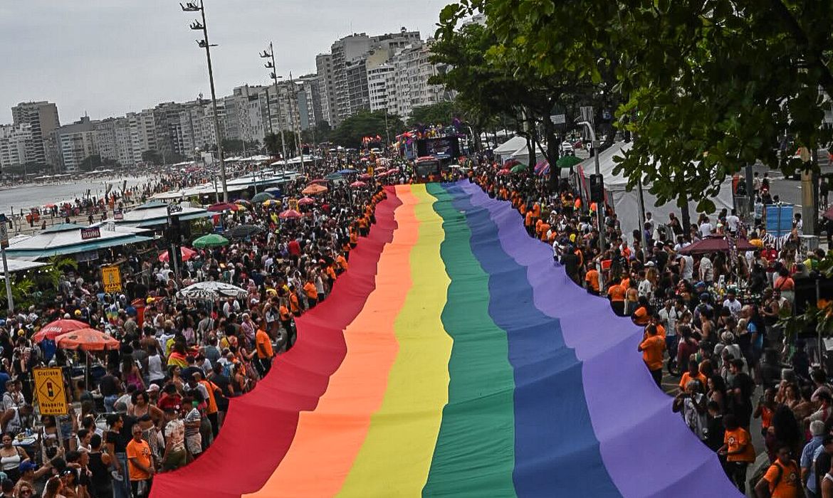 Parada LGBTI+ do RJ traz toda forma de amor como tema em 2026