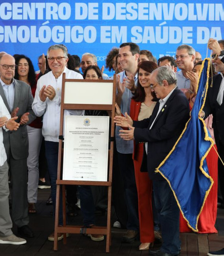 Brasil não é menor nem menos competitivo do que ninguém, diz Lula