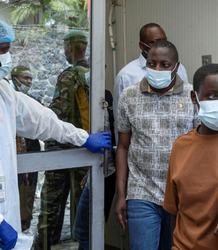 Uganda confirma mais três casos de ebola; total sobe para cinco
