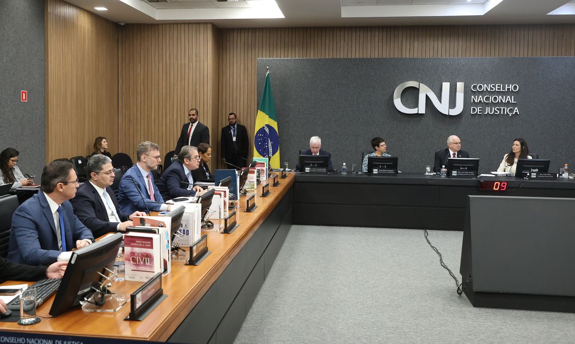 CNJ aprova contracheque único para juízes de todo país 