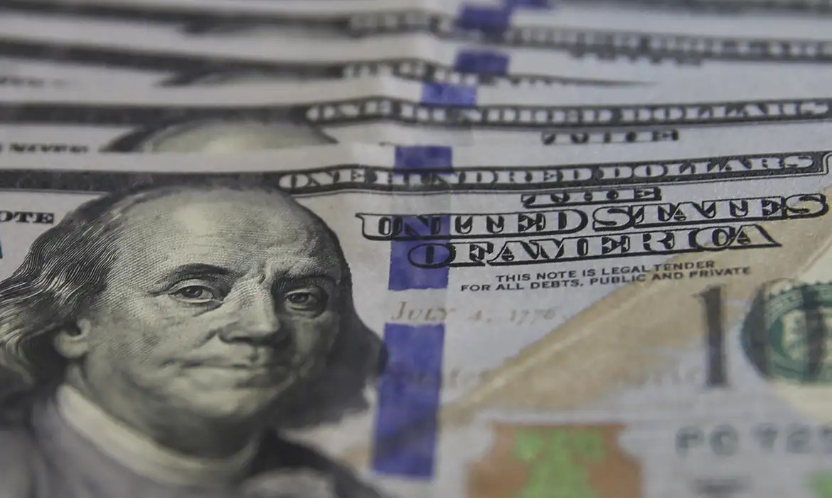 Déficit nas contas externas fica em R$ 1,8 bilhão em abril