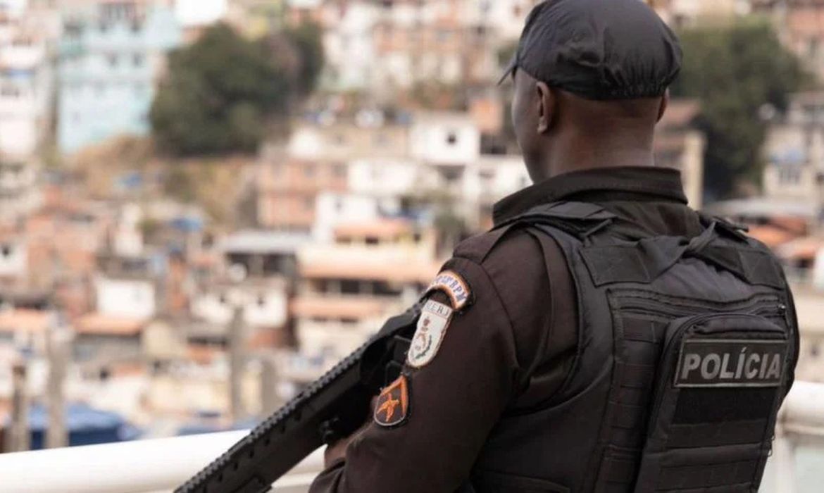 Cinco pessoas morrem em operação contra o tráfico de drogas no Rio