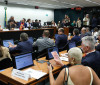 Oposição critica PEC do fim da escala 6x1 durante votação na Comissão