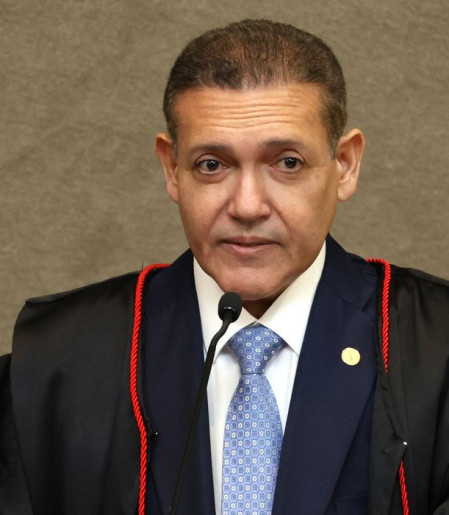 Nunes pede parecer da PGR sobre revisão da condenação de Bolsonaro