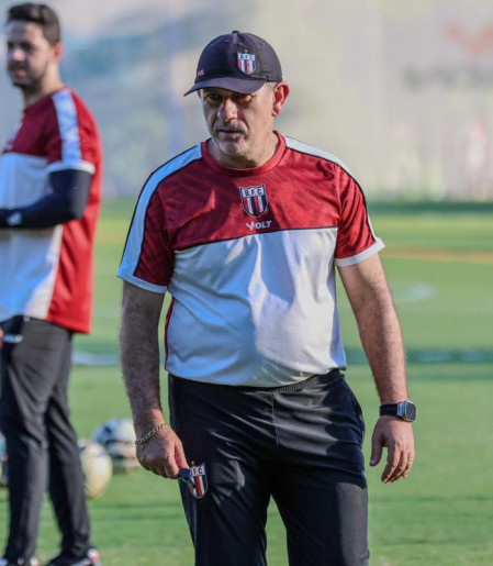 Claudio Tencati começa a ser questionado por parte da torcida tricolor