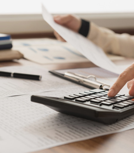 Especialistas vão discutir educação financeira, inadimplência, planejamento de gastos e os riscos das apostas on-line durante palestra gratuita promovida pelo Instituto Sicoob no Dabi Business Park, em Ribeirão Preto. Evento inclui clínicas financeiras com atendimento individual ao público.