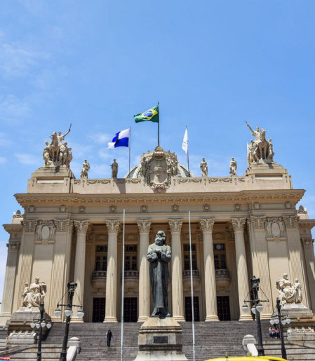 RJ: projeto prevê uso de banheiros neutros para pessoas trans