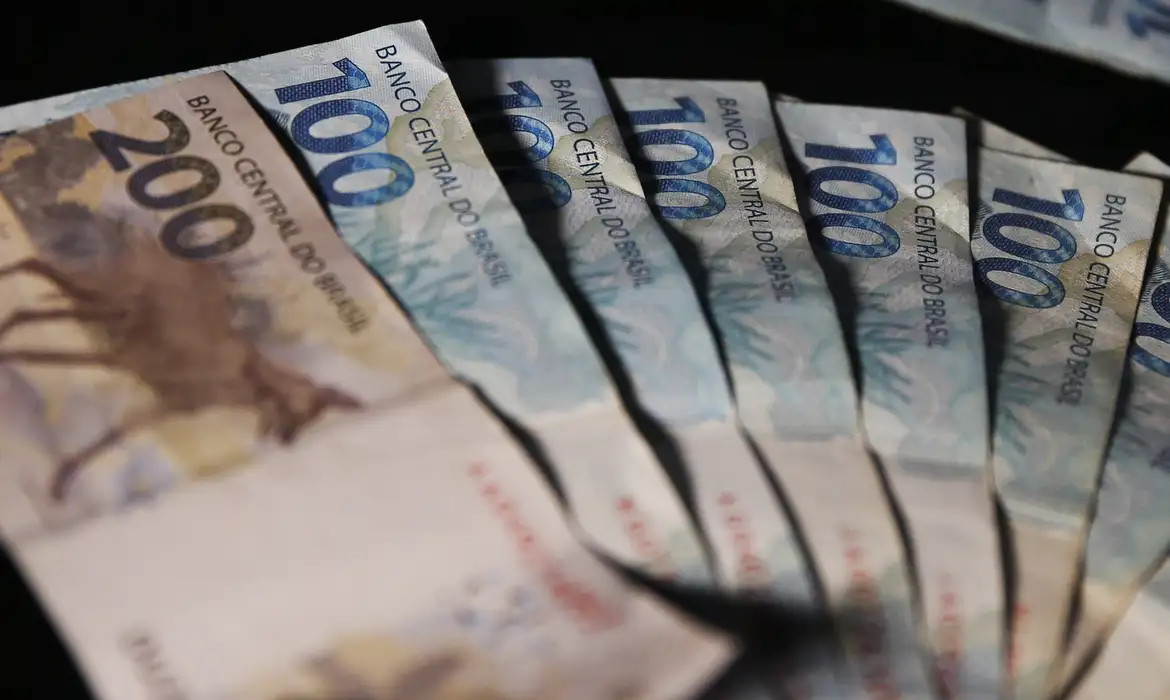 Superávit primário do Governo Central fica em R$ 25,2 bilhões em abril