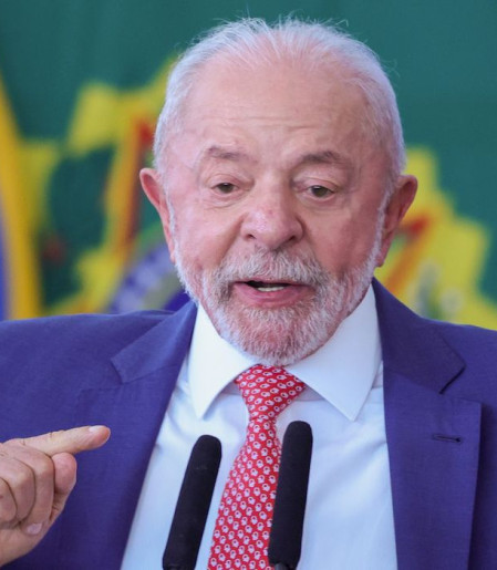 Lula cobra respeito e rejeita interferência dos EUA