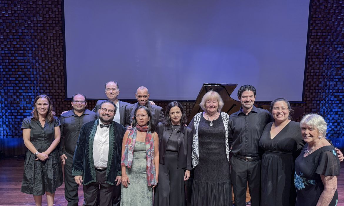 Rádio MEC transmite homenagem ao pianista Luiz de Moura Castro 
