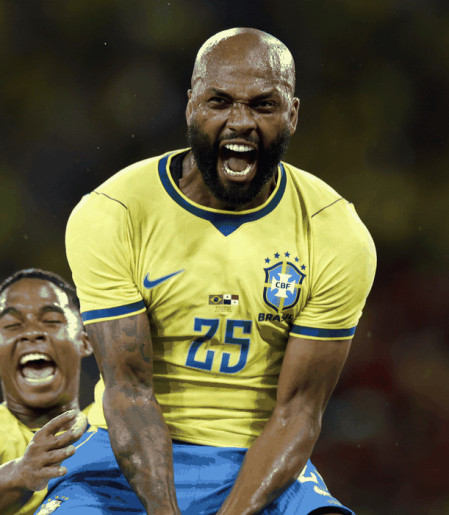 Ancelotti escala 2 times e seleção se despede com goleada sobre Panamá