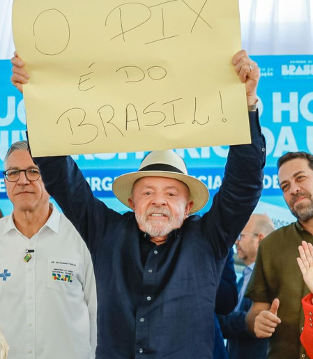 Lula defende Pix e diz que sistema brasileiro assusta norte-americanos