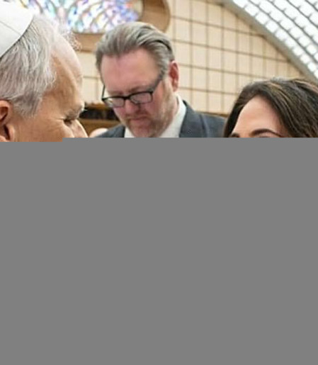 Papa nomeia primeira mulher para liderar comunicações do Vaticano