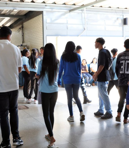 Enem 2026: estudante do Pé-de-Meia é isento da taxa de inscrição