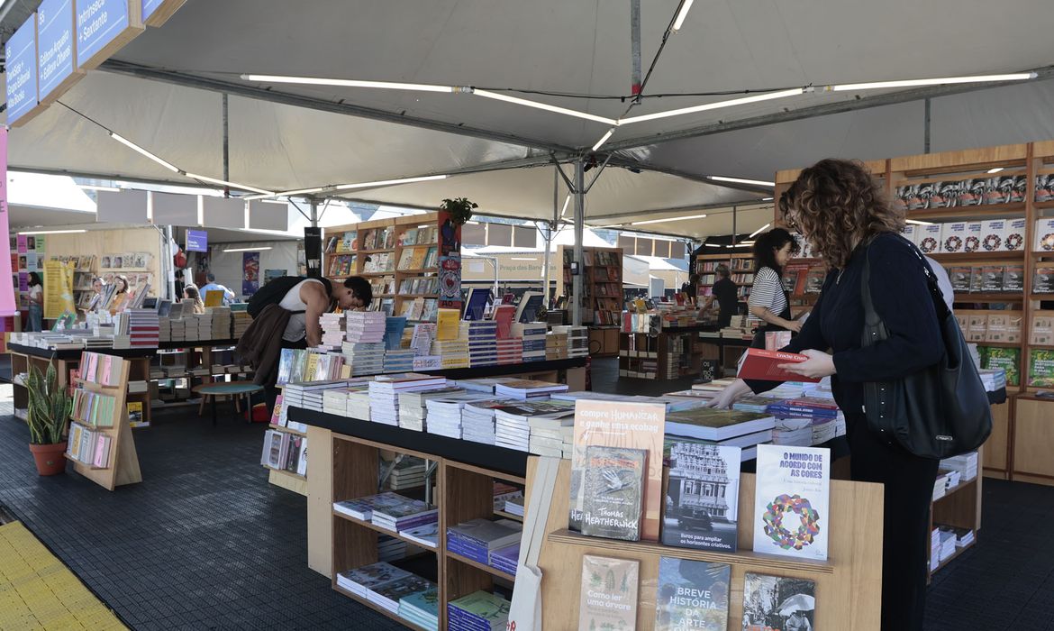 Feira do Livro de SP terá participação de diretor da EBC em painel