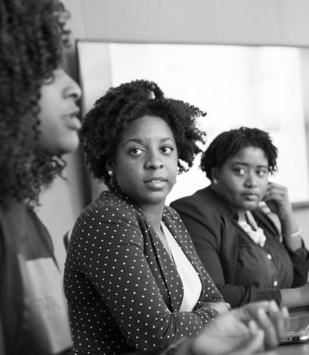 Desemprego entre mulheres negras jovens chega a 24,7%, aponta estudo
