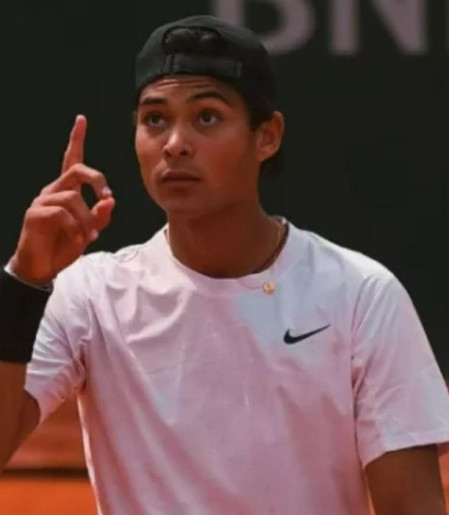 Guto Miguel se torna 1º brasileiro campeão juvenil em Roland Garros