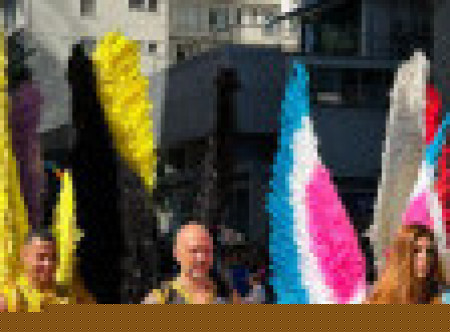 Parada do Orgulho LGBT+ leva cores e vibração à Avenida Paulista