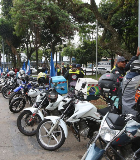 Governo prepara linha de crédito para motociclistas de aplicativos