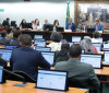 Deputados votam redução da maioridade penal em comissão  