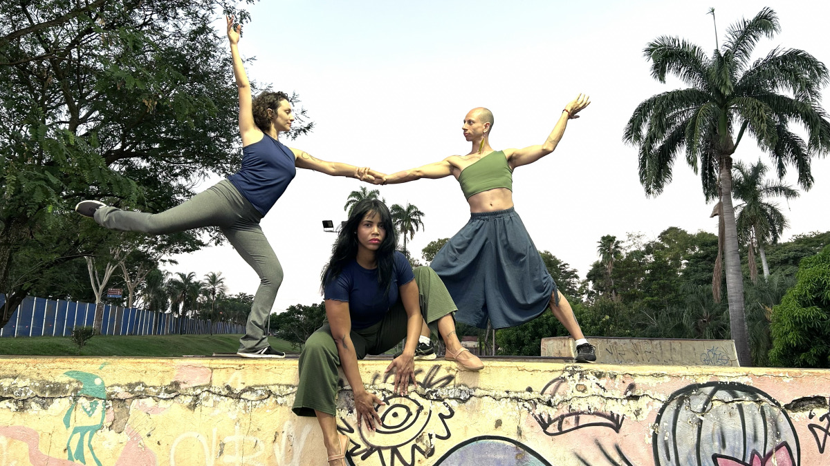 Projeto Corpo Ambulante transforma espaços públicos em palco 
para intervenções de dança contemporânea