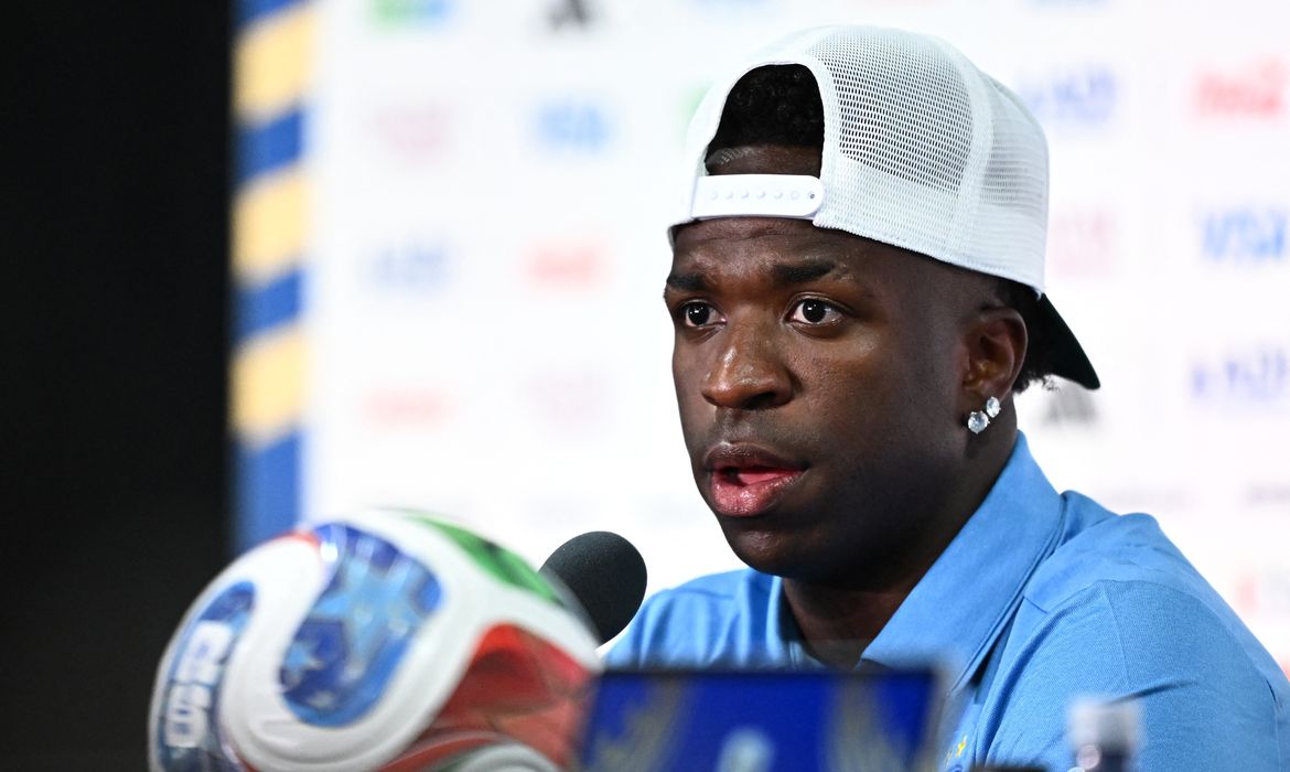 Mais experiente, Vini Jr. afirma que Brasil "chega para ser campeão"