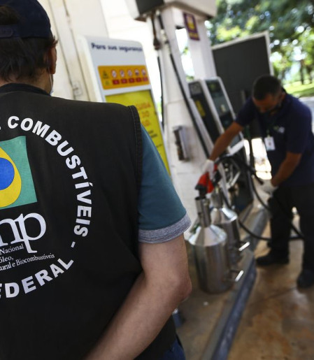 Em três meses, ANP fez 21 autuações por preço abusivo de combustível