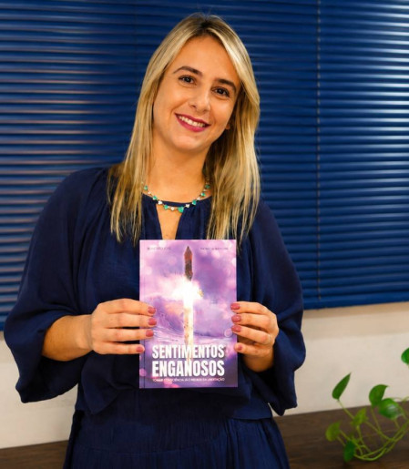 Patrícia Baylon vai compartilhar trechos da obra durante o lançamento