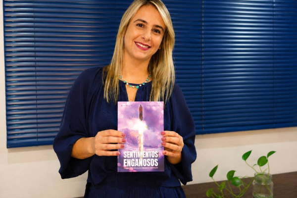 Patrícia Baylon vai compartilhar trechos da obra durante o lançamento