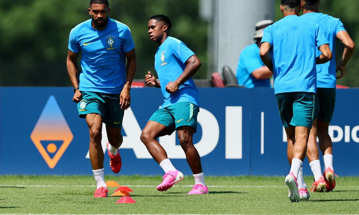 Sem Neymar, Brasil finaliza preparação para estreia na Copa no sábado 