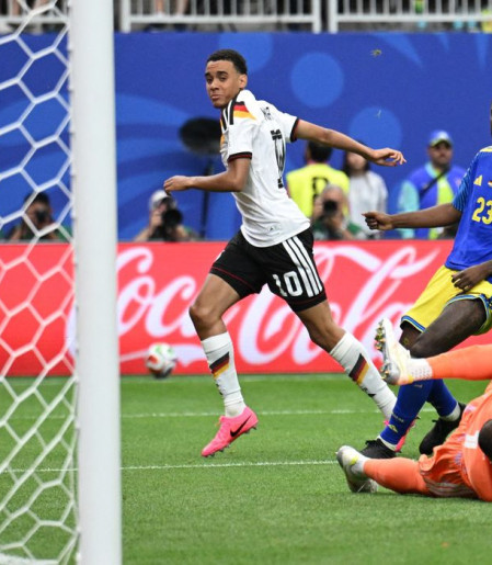 Alemanha repete 7x1 sobre Curaçao, que faz seu primeiro gol em Copas